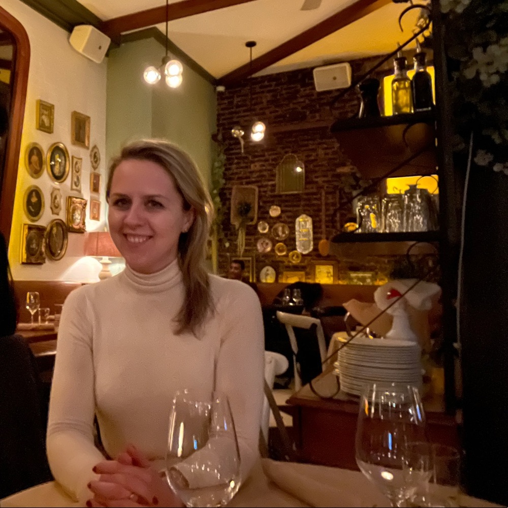 Meet your Posher, Evelina